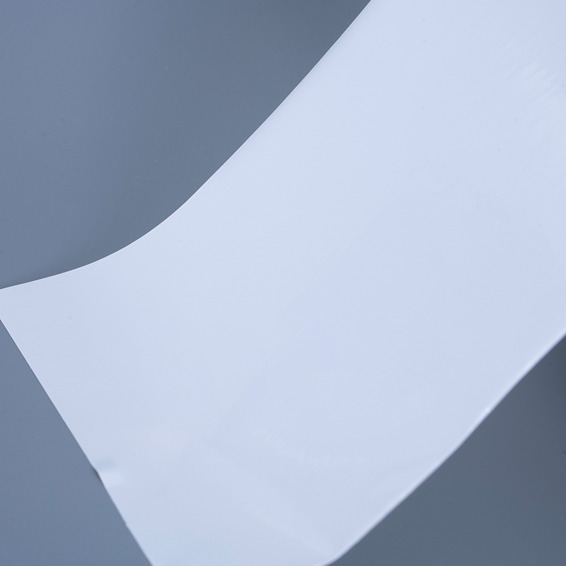 25 mikroglans PET vinylfilmetiketmaterialer med akrylklæbende jumborulle til inkjet-udskrivning