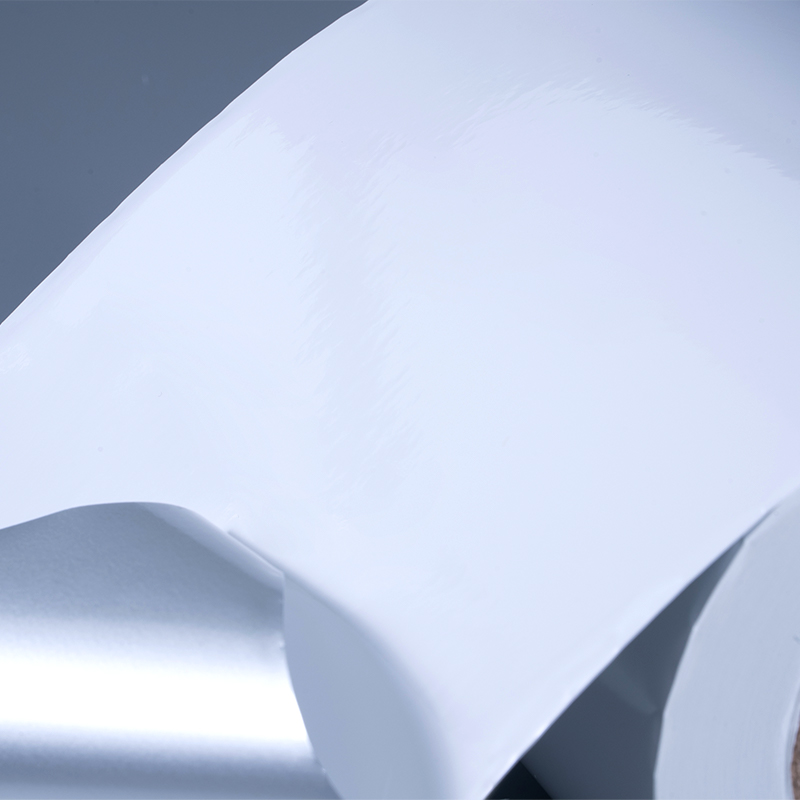 25 mic blank hvid aluminiseret polyesterfilm selvklæbende etiket med vandbaseret akrylklæbemiddel til inkjet-udskrivning