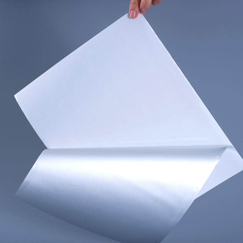 25 mic blank hvid aluminiseret polyesterfilm selvklæbende etiket med vandbaseret akrylklæbemiddel til inkjet-udskrivning